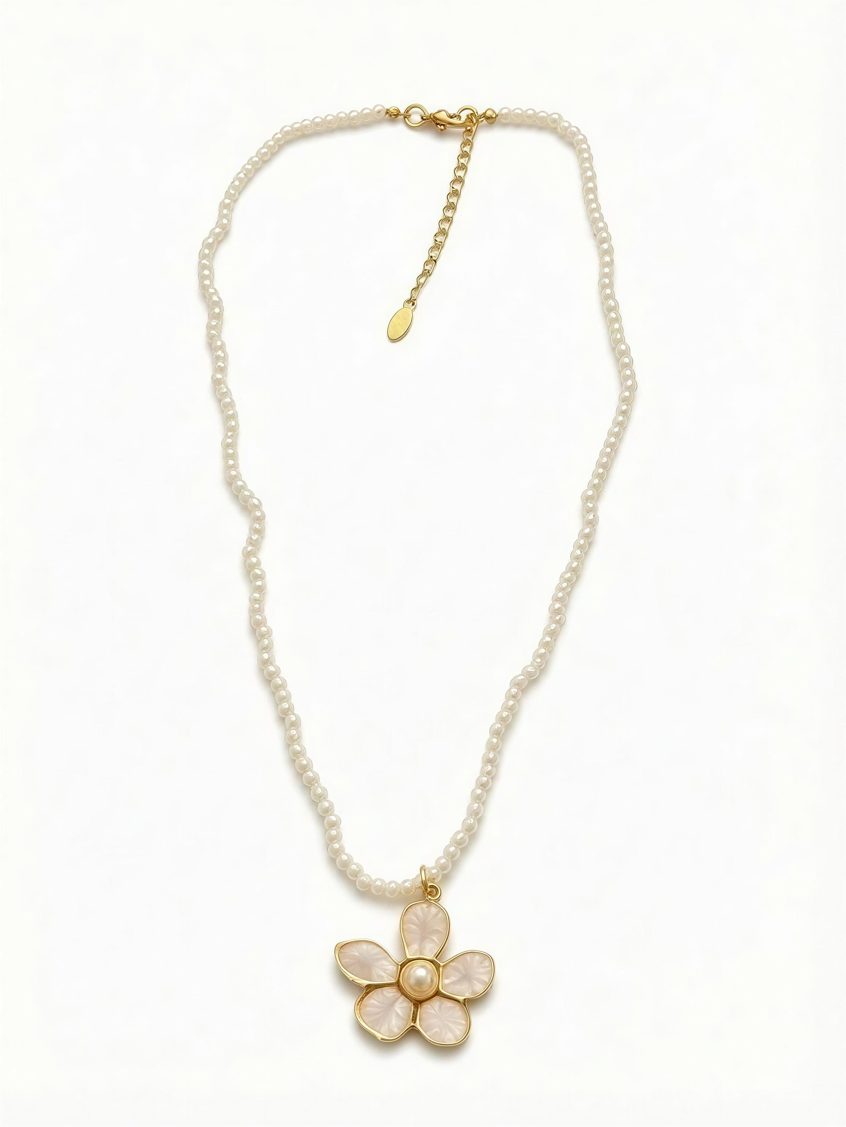 Collar perla con flor esmalte