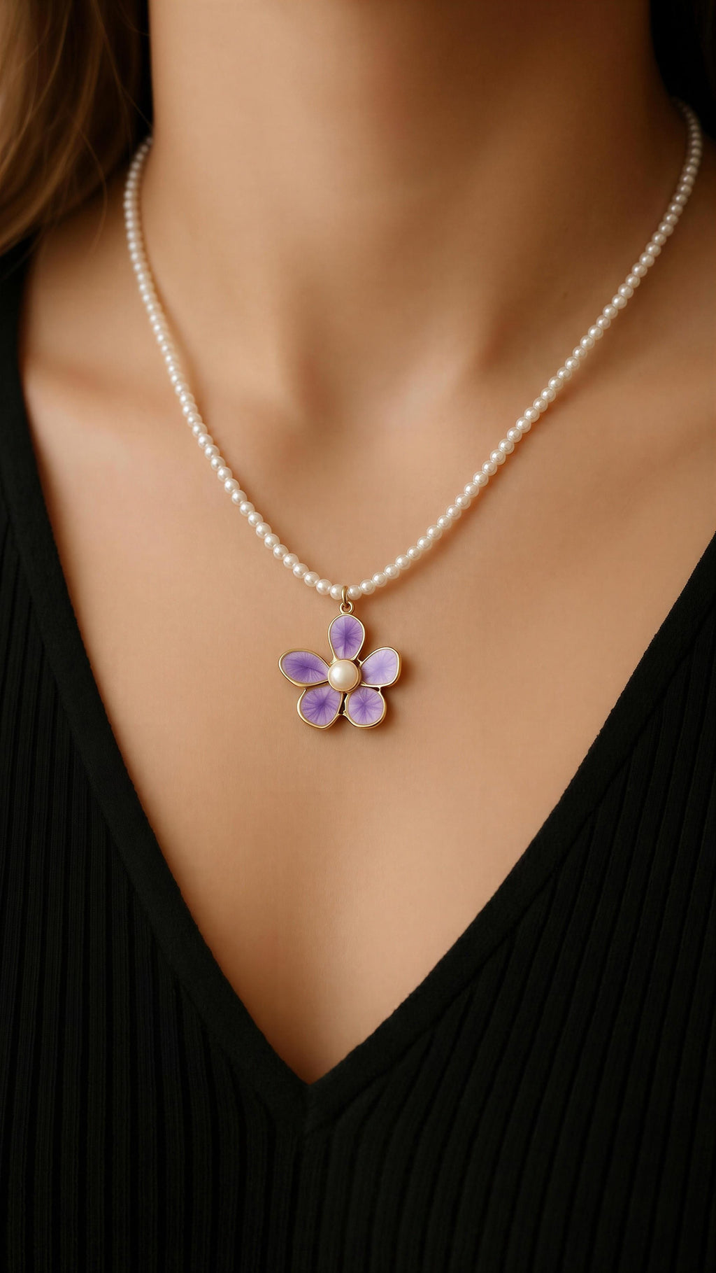 Collar perla con flor esmalte