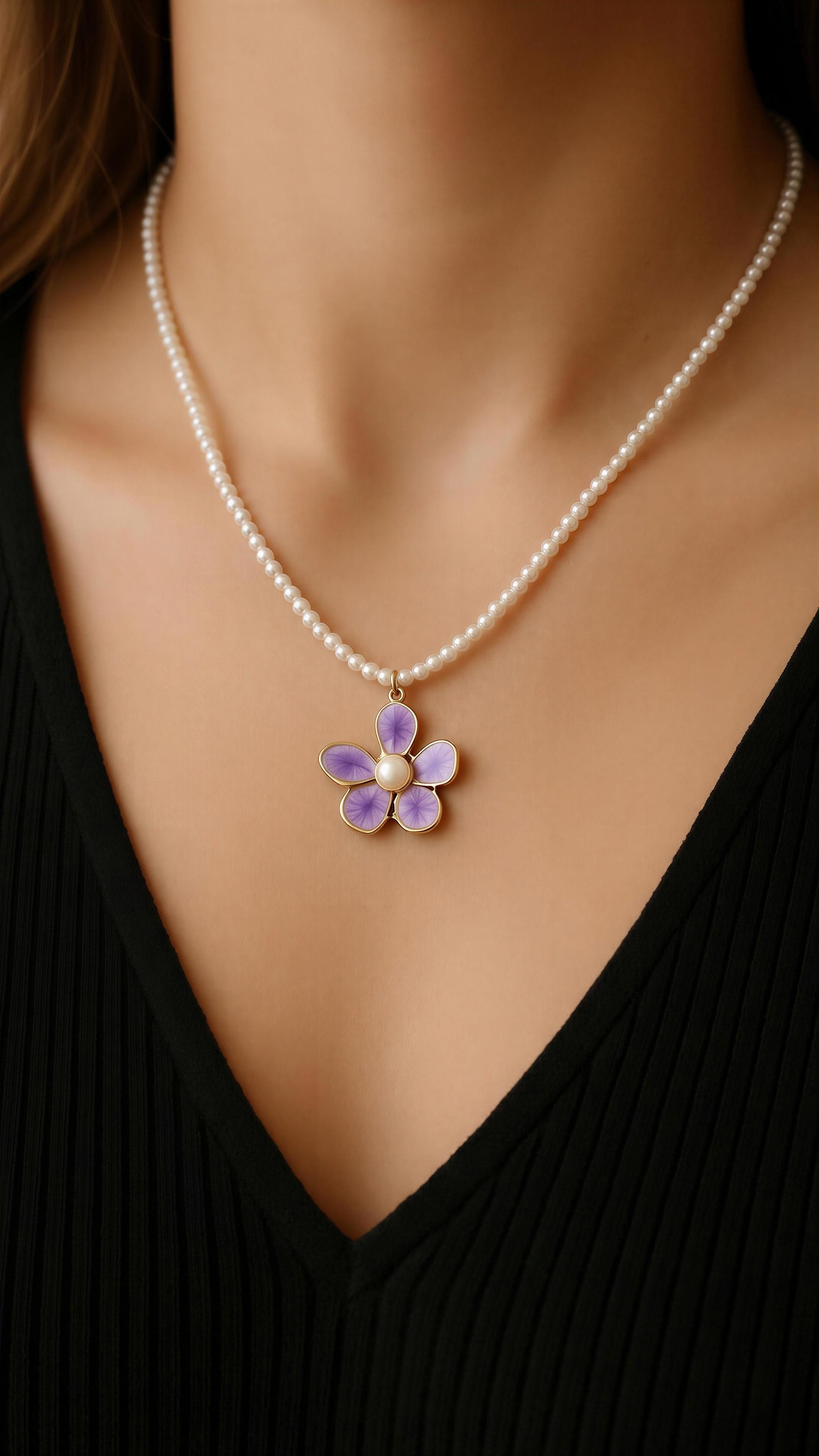 Collar perla con flor esmalte