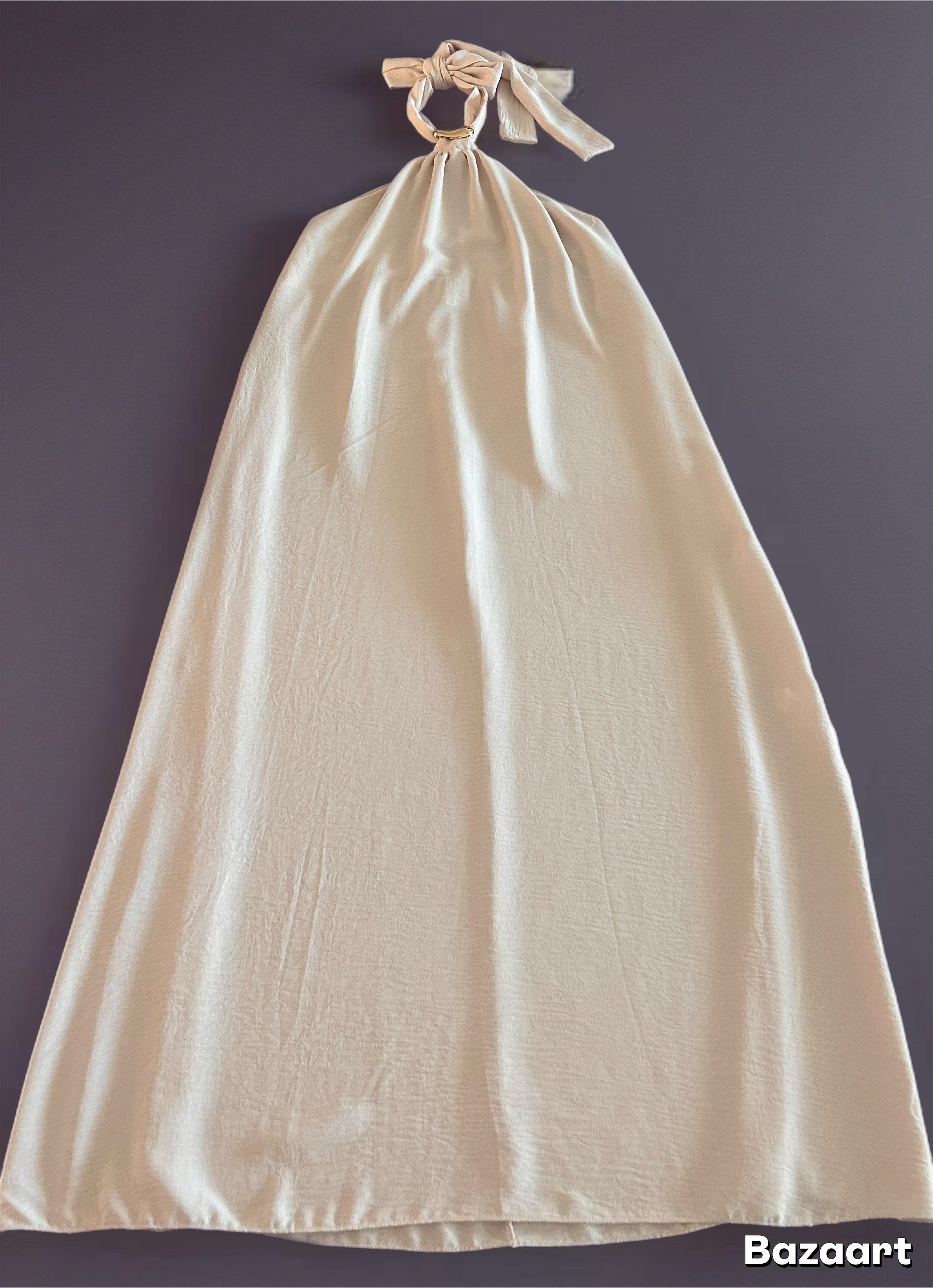 Vestido media pierna con nudo al cuello